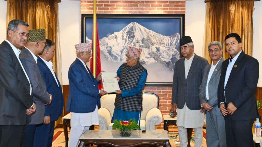 नयाँ प्रधानमन्त्री नियुक्ति गर्दै राष्ट्रपति  पौडेल