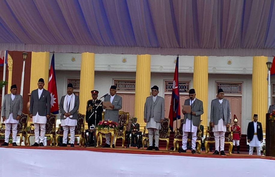 नवनियुक्त प्रधानमन्त्री ओलीले लिए पद तथा गोपनीयताको शपथ