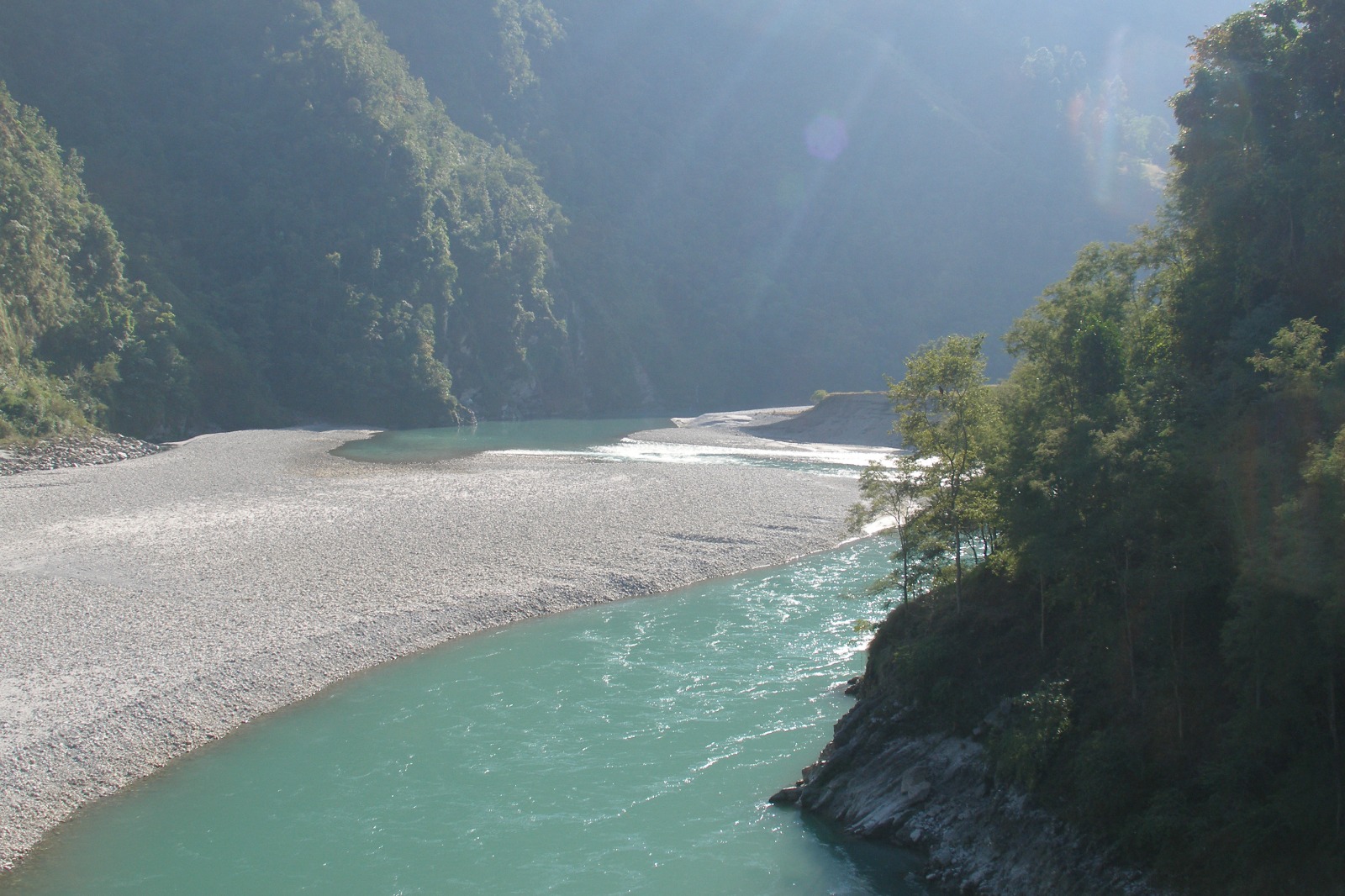कालिगण्डकीमा पौडी खेल्ने क्रममा बेपत्ता किशोरको शव सशस्त्रका गोताखोरले निकाले