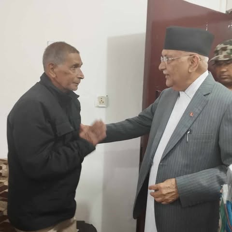 प्रधानमन्त्री ओली र मोहन बैद्यको भैरहवामा आकस्मिक भेट