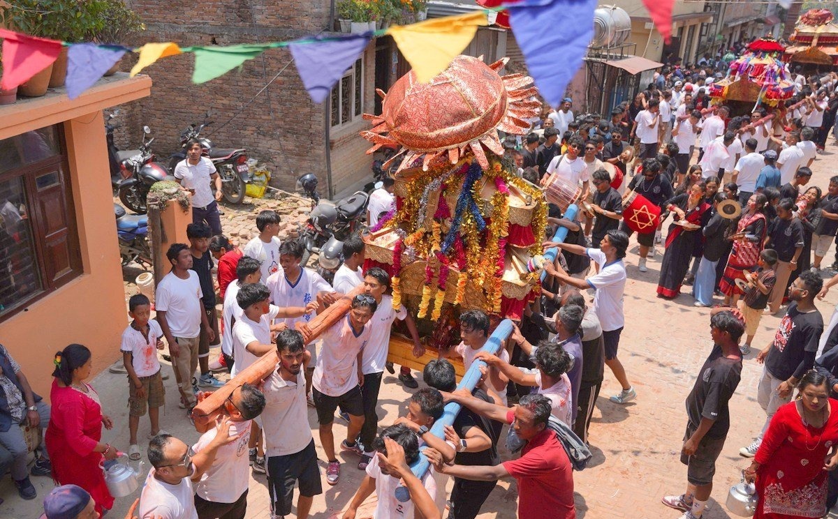 बुढानिलकण्ठमा नौलिङ्गेश्वरी भद्रकाली जात्रामा सिन्दूर जात्राको धूम (तस्बिरहरू)