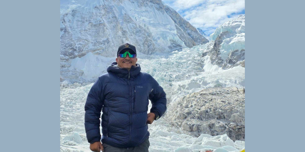 सशस्त्र प्रहरी सहायक निरीक्षक छन्त्यालले सगरमाथा सफल आरोहण गरे