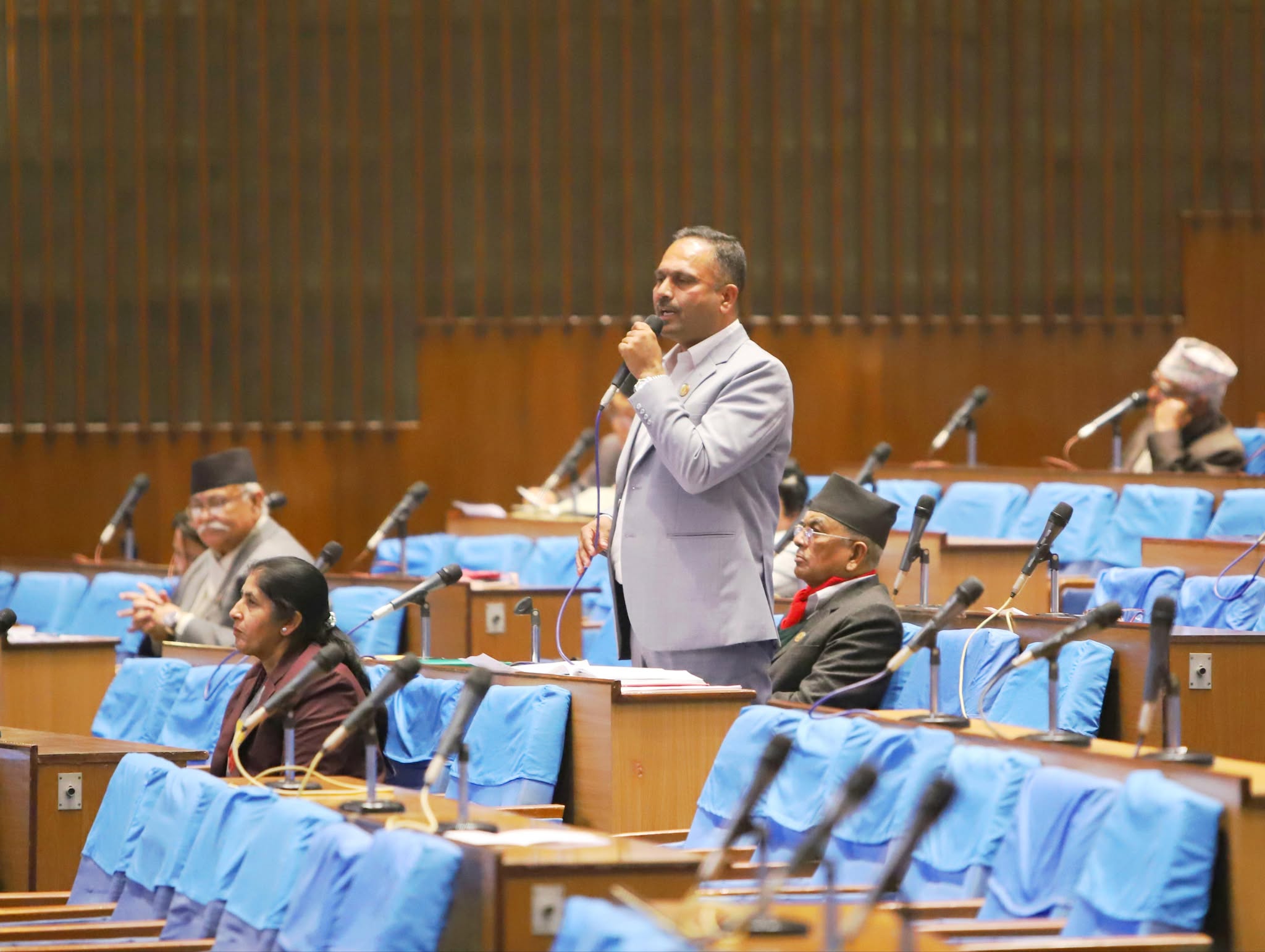सांसदद्वय दोङ र दाहालको सरकारमाथि बाढी पीडितको राहतमा ध्यान नदिएको गुनासो