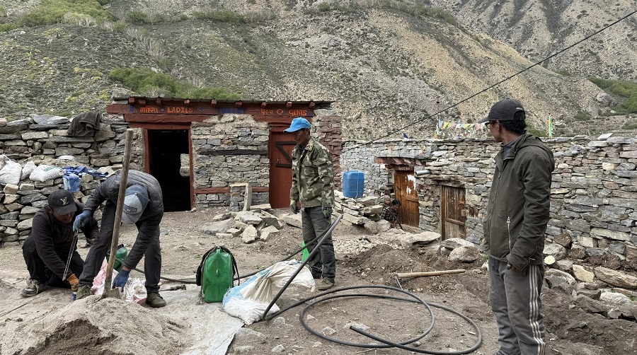 पहिरोले बिगारेको लिमीको तील गाउँको खानेपानी योजना पुनर्निर्माण सुरु