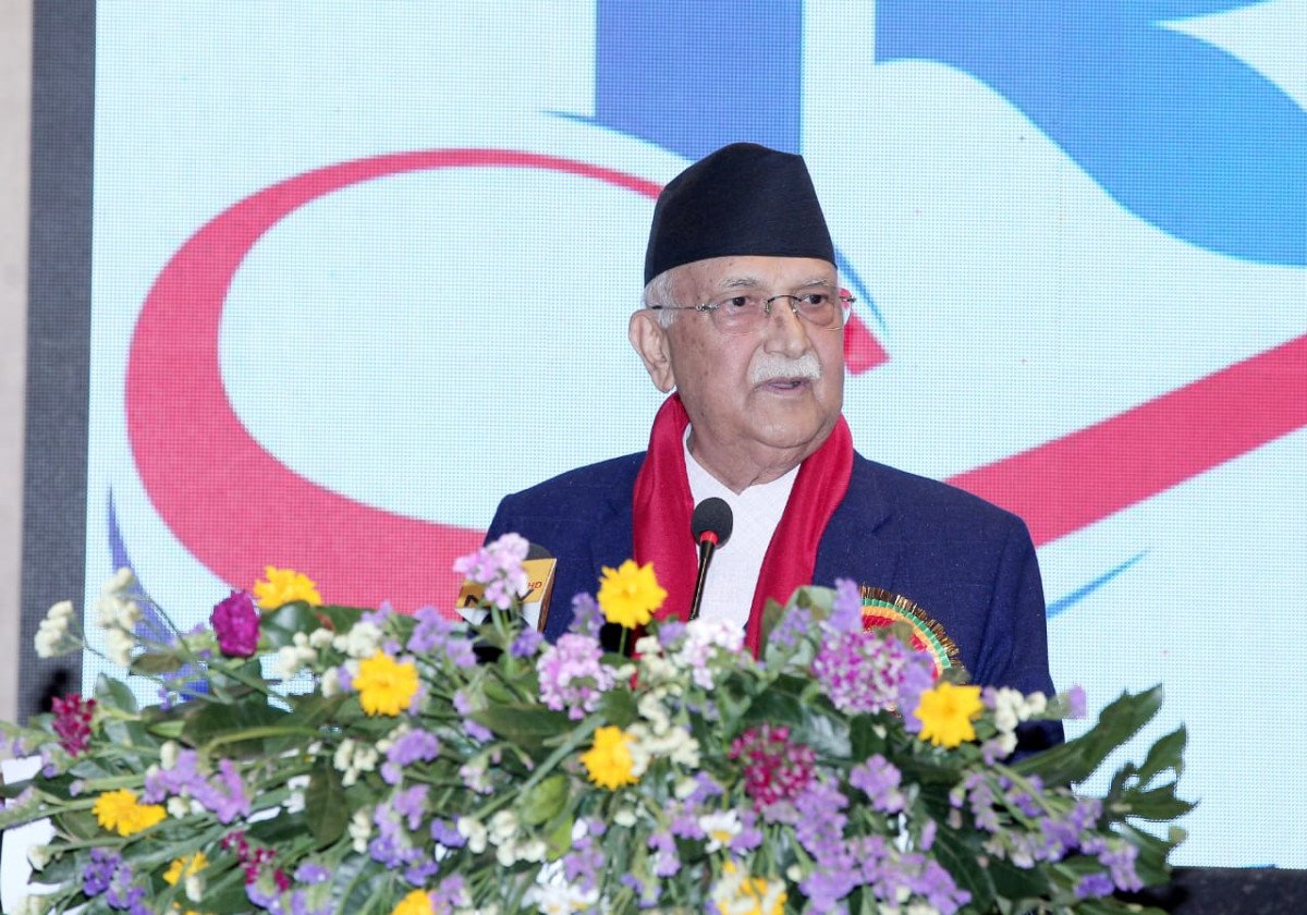 प्रधानमन्त्री ओलीको मिडियामाथि आलोचना: नेपाली भाषाको सम्मानमा कमी आएको आरोप