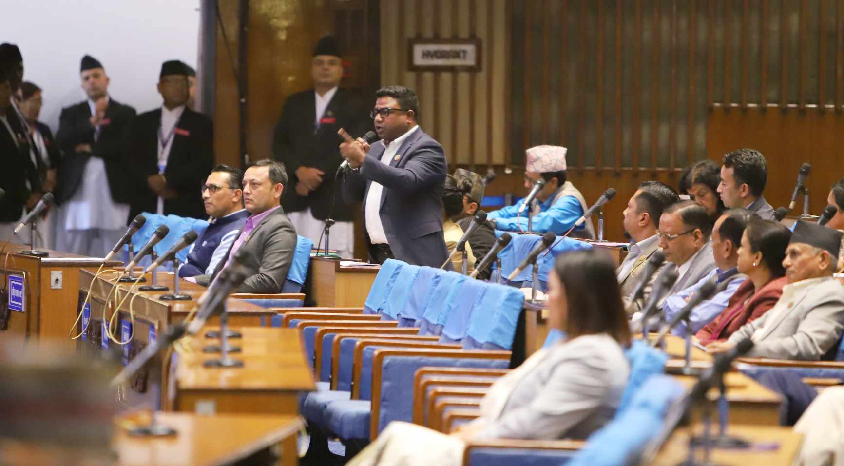 सांसद परियारले जातीय विभेदको अस्तित्व नकार्ने सरकारमाथि आक्रोश व्यक्त गरे