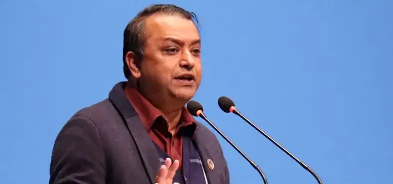 निर्देशन दिने, ठेकेदारलाई तर्साउने र कर्मचारीलाई गाली गर्ने शैलीले विकास सम्भव छैन : गगन थापा