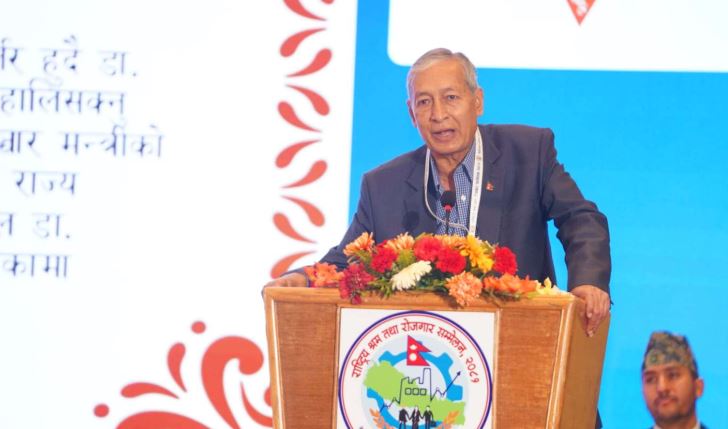 एक दशकपछि कोही पनि वैदेशिक रोजगारीमा जानुनपर्ने अवस्थाको सिर्जना गर्नुपर्छ : युवराज खतिवडा