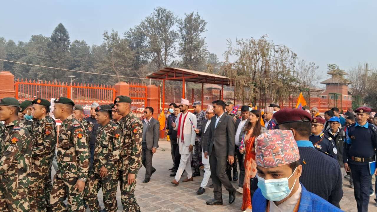 पर्यटन मन्त्री पाण्डेको नेतृत्वमा पशुपतिमा प्रभातफेरी, दर्शनलाई सहज बनाउन निर्देशन