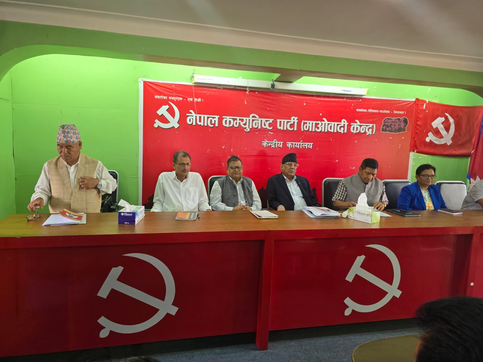 आजै सक्नेगरी बस्यो माओवादीको स्थायी समिति बैठक