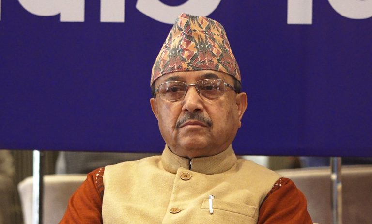 रमेश लेखक पक्राउपछि कांग्रेसमा हलचल: पूर्णबहादुर खड्काले बोलाए केन्द्रीय समिति बैठक