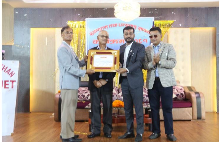 खानेपानीमन्त्री यादवलाई मेलम्चीको पानी ल्याउन सफल भएको भन्दै सम्मान