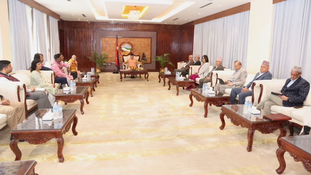 सत्तारुढ दलको बैठकः राष्ट्रिय मुद्धामा एक ढिक्का भएर प्रस्तुत हुने निष्कर्ष